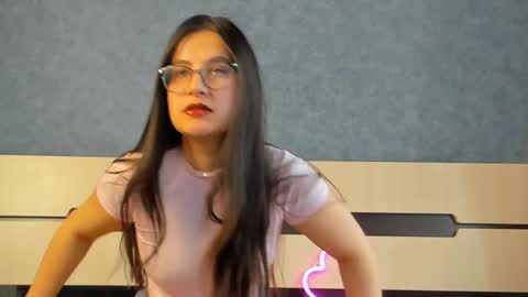 Hello my name is Carolina online show from 10/19/25, 11:44