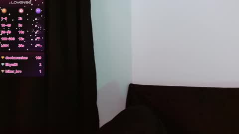 Snapshot of diana_p chatting on 01/31/25, 01:43 Diana online show from 01/31/25, 01:43