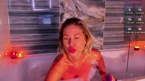 Snapshot of dianabeautyxxx chatting on 01/24/25, 05:53 Diana online show from 01/24/25, 05:53
