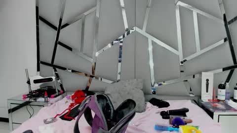 dianarous online show from 02/07/25, 11:23