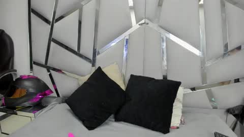 dianarous online show from 03/16/26, 03:34