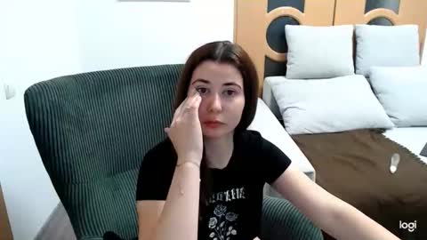 dianasmiey7 online show from 10/28/25, 10:08