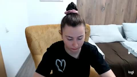 Snapshot of dianasmiey7 chatting on 06/10/26, 08:46 dianasmiey7 online show from 06/10/26, 08:46