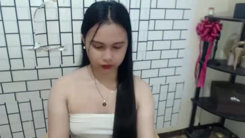 Snapshot of diane_intownx chatting on 02/13/25, 12:46 Diane online show from 02/13/25, 12:46