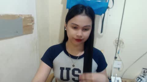 Snapshot of diane_intownx chatting on 02/18/25, 12:04 Diane online show from 02/18/25, 12:04