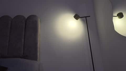 Melania   -    online show from 02/08/25, 11:13