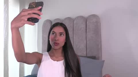 Melania   -    online show from 02/13/25, 09:06