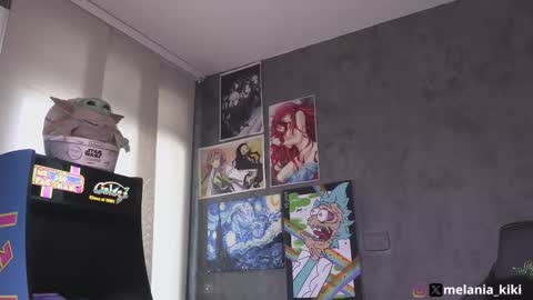 Melania   -    online show from 11/21/25, 08:51