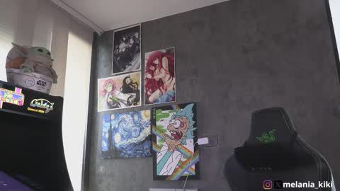 Melania   -    online show from 11/24/25, 08:52