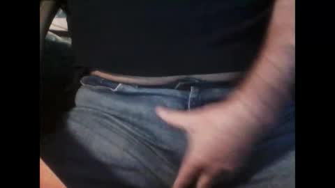 Snapshot of dick185 chatting on 01/21/25, 03:43 dick185 online show from 01/21/25, 03:43