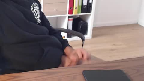 Snapshot of dickeeier96 chatting on 11/10/25, 09:08 dickeeier96 online show from 11/10/25, 09:08