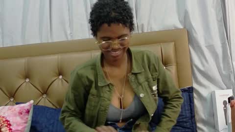 didoelizabeth online show from 10/21/25, 07:03