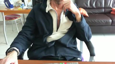 didonc from france..... online show from 04/04/26, 03:53