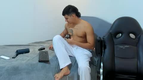 Snapshot of diego_cazas chatting on 12/07/24, 06:43 DIEGO CAZAS online show from 12/07/24, 06:43