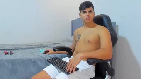 Snapshot of diego_cazas chatting on 02/08/25, 03:08 DIEGO CAZAS online show from 02/08/25, 03:08