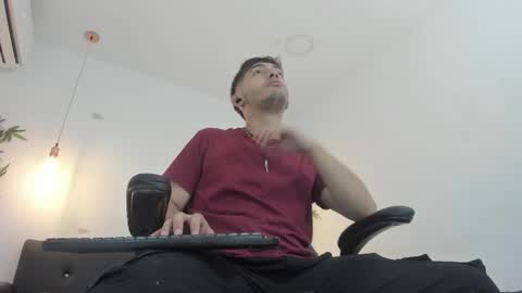 Snapshot of diegorogue_ chatting on 12/16/24, 12:49 Diego rogue online show from 12/16/24, 12:49