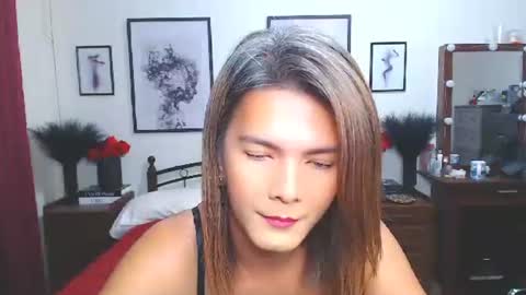 Dennesse online show from 12/15/25, 11:09