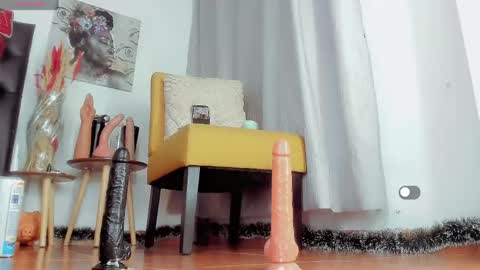 Snapshot of difiortiffany chatting on 05/18/26, 04:07 difiortiffany online show from 05/18/26, 04:07