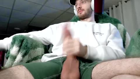 digbicknik online show from 09/22/25, 02:35