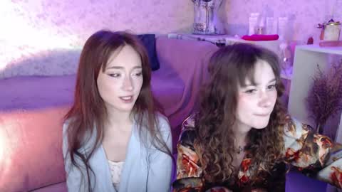 Hi im Alice 3 Im usualy online 03-10 or 17-21 UTC0 online show from 12/23/25, 05:27