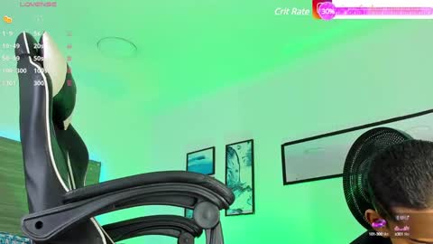 Snapshot of dilam_alfonzo chatting on 12/29/24, 07:32 Dilan online show from 12/29/24, 07:32