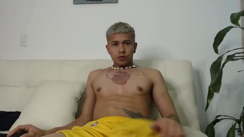 Snapshot of dilanxxx8888 chatting on 11/14/25, 03:49 dilanxxx8888 online show from 11/14/25, 03:49