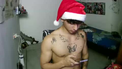 Snapshot of dillom420 chatting on 12/20/25, 05:03 dillom420 online show from 12/20/25, 05:03