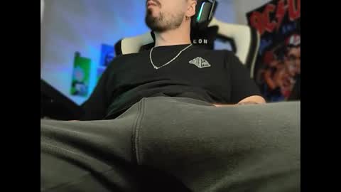 dimas22222 online show from 02/17/25, 12:48