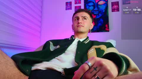 Julian Independent Model online show from 04/10/26, 12:38