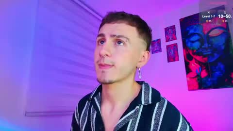 Julian Independent Model online show from 05/18/26, 11:43