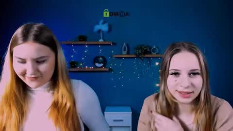 dina_bloom online show from 01/15/26, 09:36