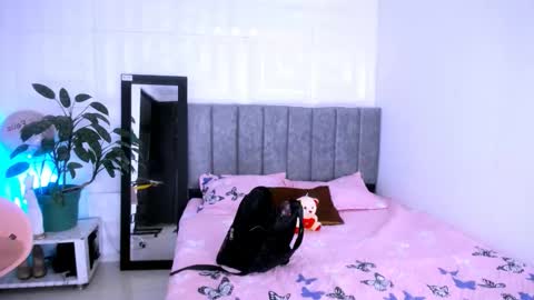 DINA online show from 09/26/25, 10:14