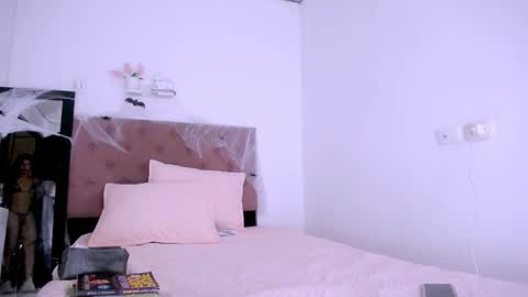 DINA online show from 10/13/25, 07:36