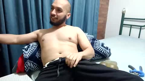 Snapshot of dinchtcams chatting on 07/15/26, 05:34 Dincht online show from 07/15/26, 05:34