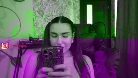Snapshot of diodoramag chatting on 06/09/26, 01:01 Diodora Magenta online show from 06/09/26, 01:01