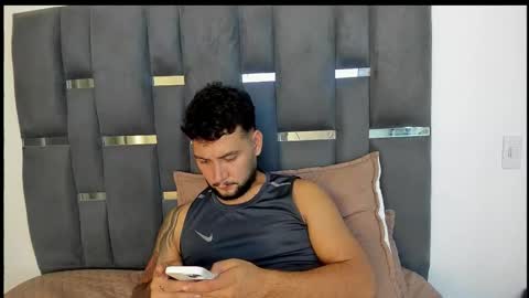 Snapshot of dionyxx chatting on 10/20/25, 04:02 dionyxx online show from 10/20/25, 04:02