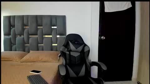 Snapshot of dionyxx chatting on 10/26/25, 09:31 dionyxx online show from 10/26/25, 09:31