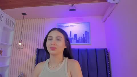 Snapshot of diosa_cristal chatting on 05/26/26, 04:30 Cristal online show from 05/26/26, 04:30