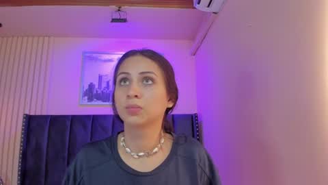 Snapshot of diosa_cristal chatting on 06/19/26, 03:22 Cristal online show from 06/19/26, 03:22