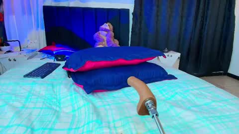 victoria online show from 04/28/26, 02:27