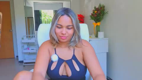 diosadeluniverso_ online show from 03/22/26, 02:42