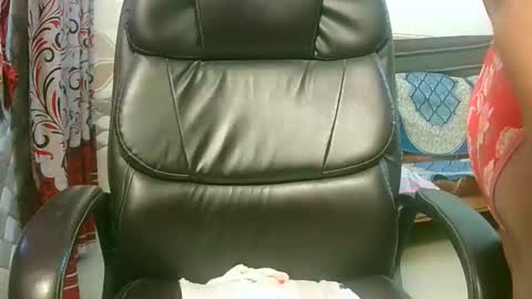 dipa2345 online show from 10/09/25, 04:54