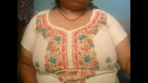 dipa2345 online show from 11/06/25, 05:14