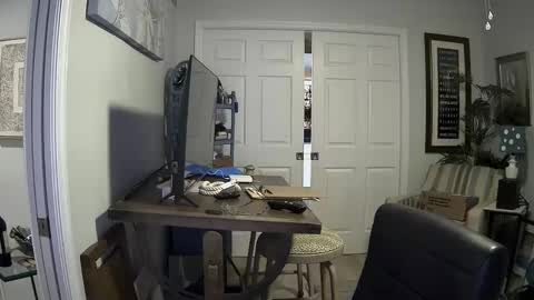 Snapshot of dirkpitt223 chatting on 01/18/25, 02:36 DirtkPitt Fun guy working online show from 01/18/25, 02:36