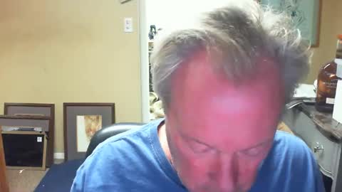 Snapshot of dirkpitt223 chatting on 11/17/25, 01:22 DirtkPitt Fun guy working online show from 11/17/25, 01:22