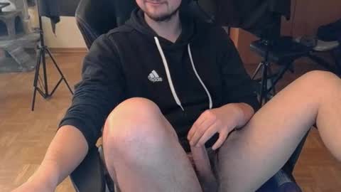 Snapshot of dirty_fun_boy chatting on 10/31/25, 09:54 dirty_fun_boy online show from 10/31/25, 09:54