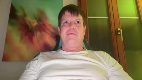 Snapshot of dirtybastard81 chatting on 01/15/26, 04:06 Jan online show from 01/15/26, 04:06