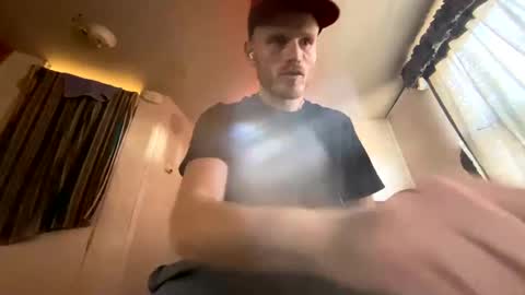 Snapshot of dirtydaddy69627829 chatting on 12/19/24, 05:40 Justin Robinson online show from 12/19/24, 05:40