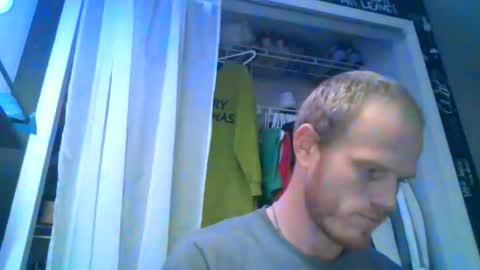 Snapshot of dirtydaddy69627829 chatting on 11/22/25, 04:22 Justin Robinson online show from 11/22/25, 04:22