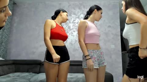 Gyna    Josie    online show from 10/18/25, 12:57